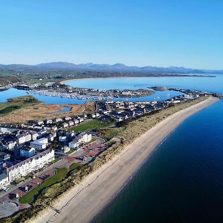 Beach Front Apartment Pwllheli Extérieur photo