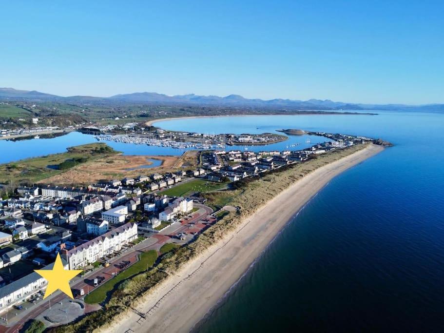 Beach Front Apartment Pwllheli Extérieur photo